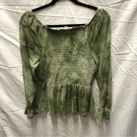 Green Smuckered Top - Picture 2 of 5